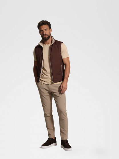 brown engineered gilet, desert sand imperial tee1, d beige broek, brown shoe — luxury_european — Hero Front